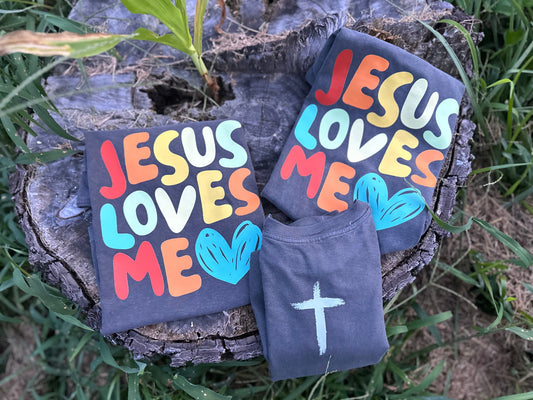 Jesus loves me- Comfort Color